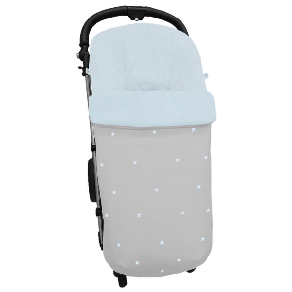 Saco para silla modelo global en tejido polipiel gris con bordado de estrellas celeste. Interior en napoles celeste