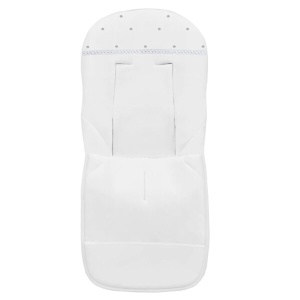 Funda para silla modelo universal en tejido piqué de algodón color blanco con entredós de ochos y bordado de bodoques