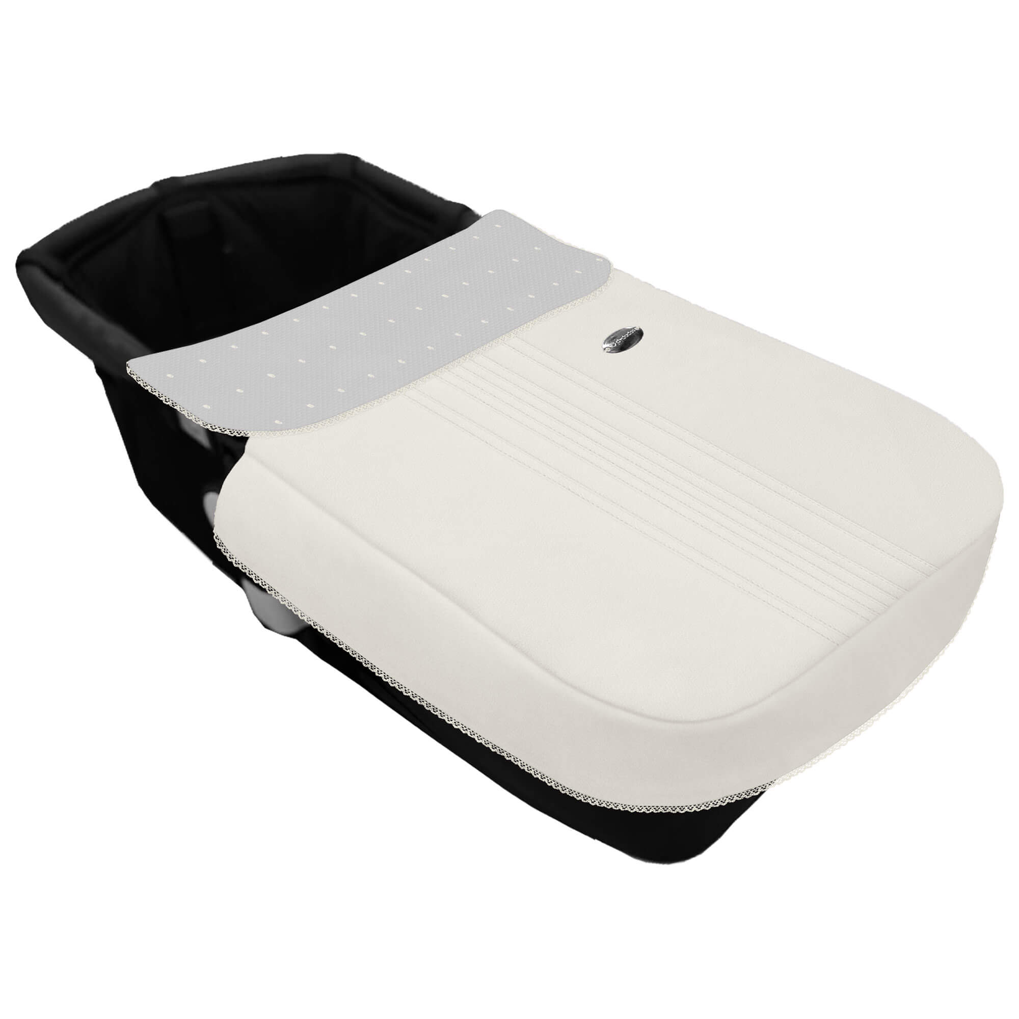 saco-capazo-con-colcha-cinturon-polipiel-jaretas-cruda-pique-gris-topitos-y-puntilla-crudo