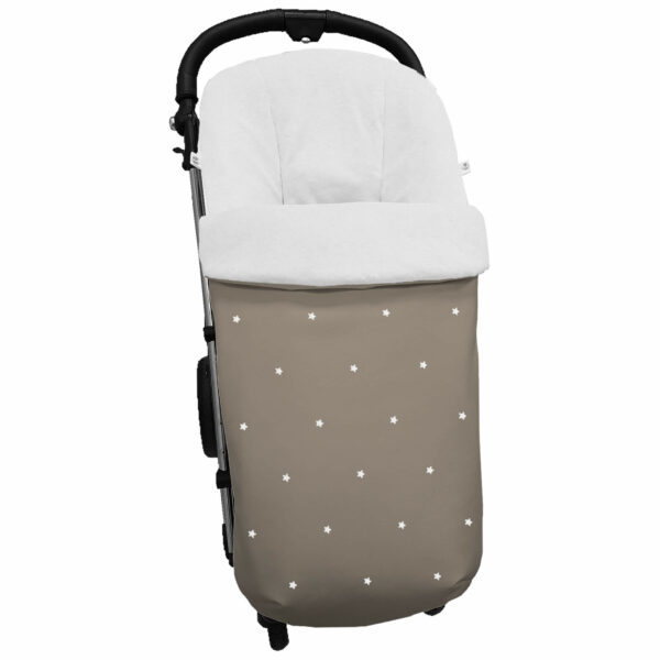 Saco para silla modelo global en tejido polipiel Tostado con bordado de estrellas Blanco. Interior en pelo Blanco