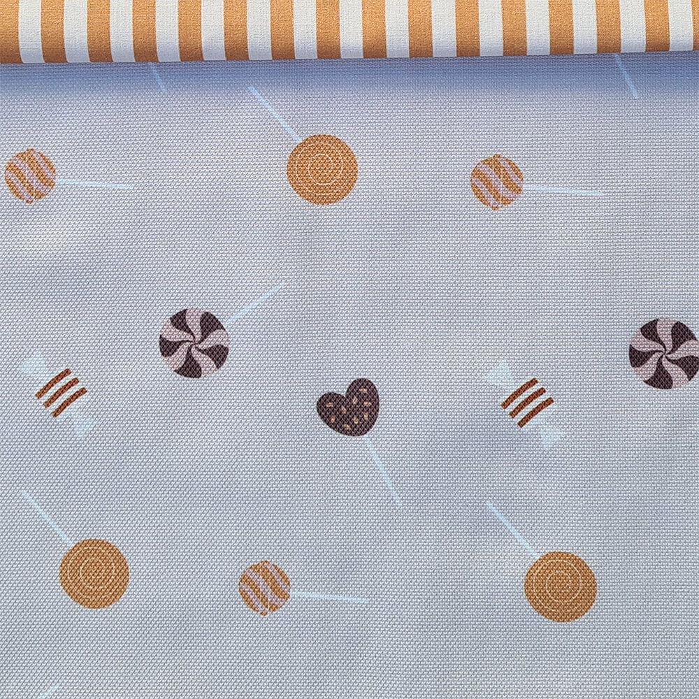 donna-detalle-tapa vuelta del peto en piqué con volantes y para la tapa del saco piqué estampado