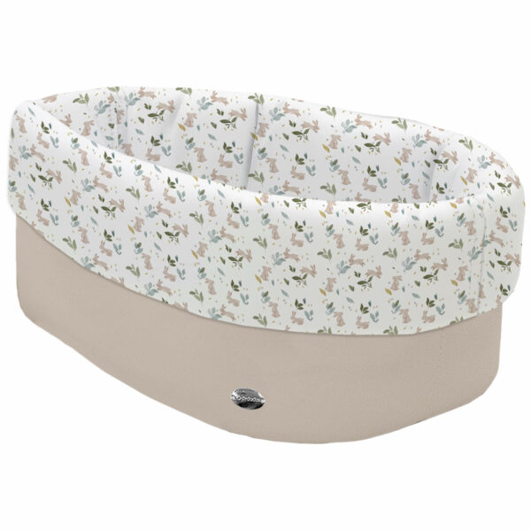 Cesta de Baño por fuera en tejido polipiel color tostado; por dentro y vuelta en tejido villela estampado colección Altea