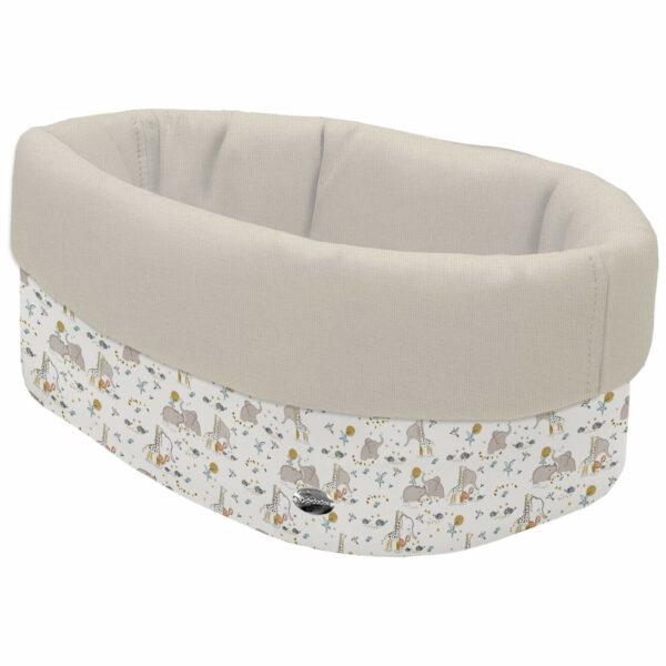 Cesta de Baño por fuera en tejido polipiel estampada Izan Leroy Guillen; por dentro tejido villela de algodón en liso color tostado