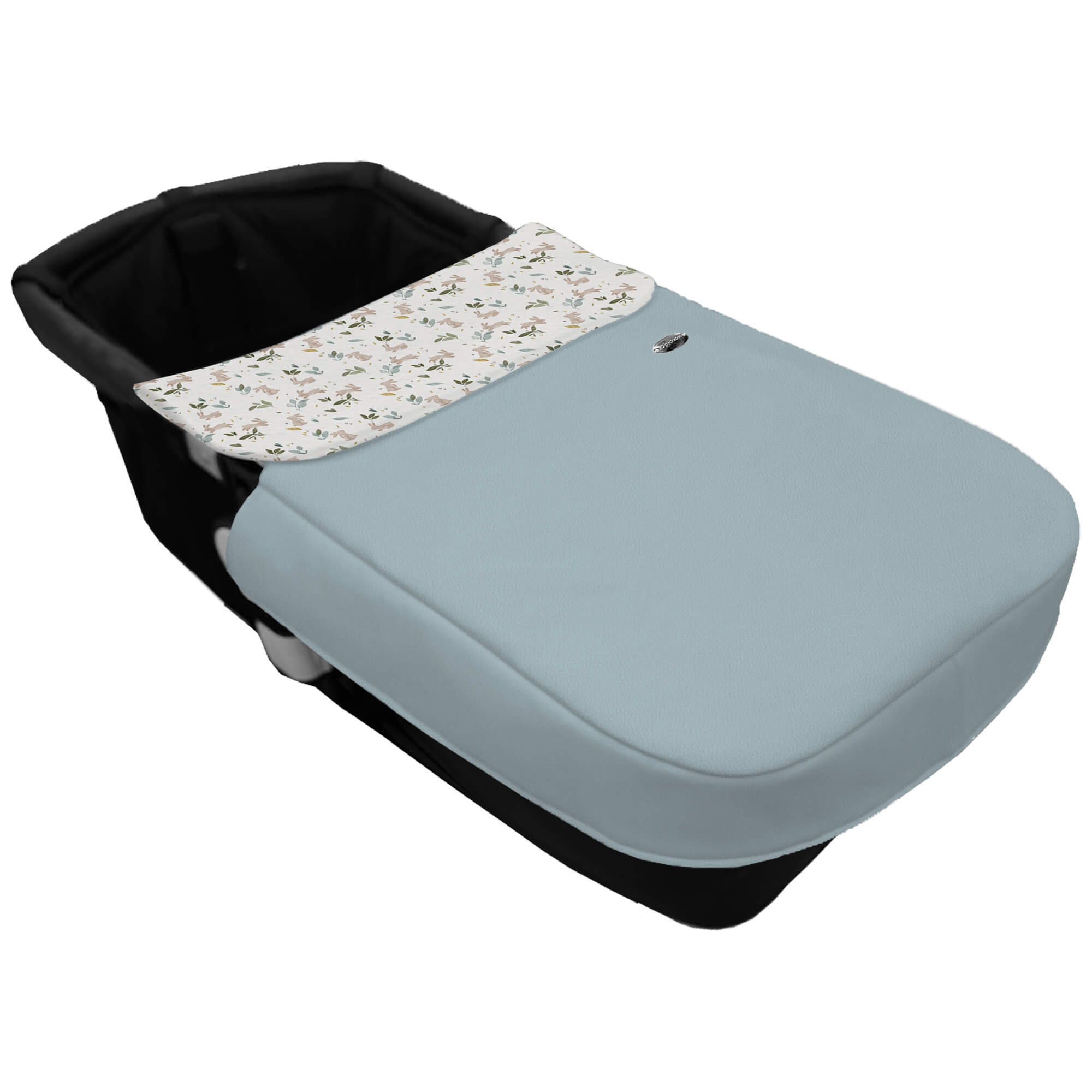 Colcha para Capazo con Cinturón en tejido polipiel muy suave color azulado. Para el babero pelo estampado Altea