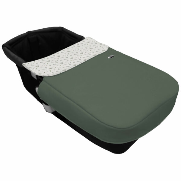 Colcha para Capazo con Cinturón en tejido polipiel muy suave color verde. Para el babero pelo estampado Luan Verde