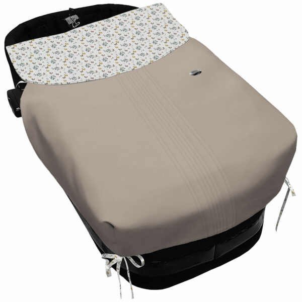 Colcha para Capazo con Lazos en tejido polipiel muy suave con jaretas color tostado. Para el babero pelo estampado Zoe